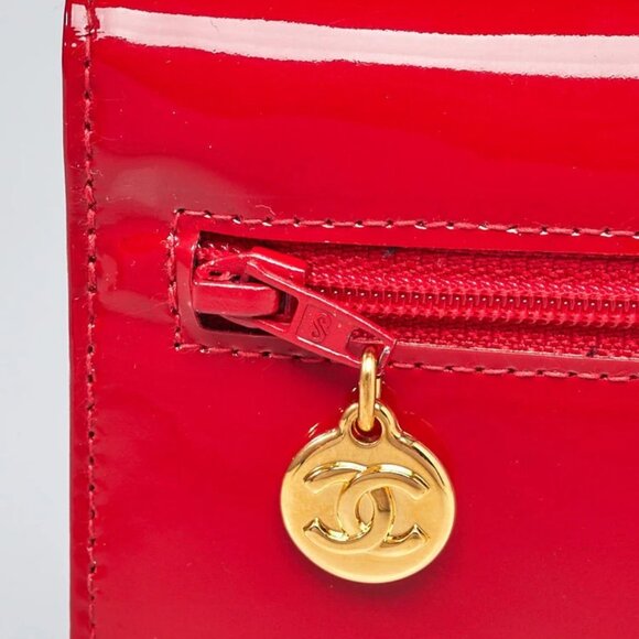 Chanel Red Patent Leather CC Logo Flap Wallet - Picture 5 of 12